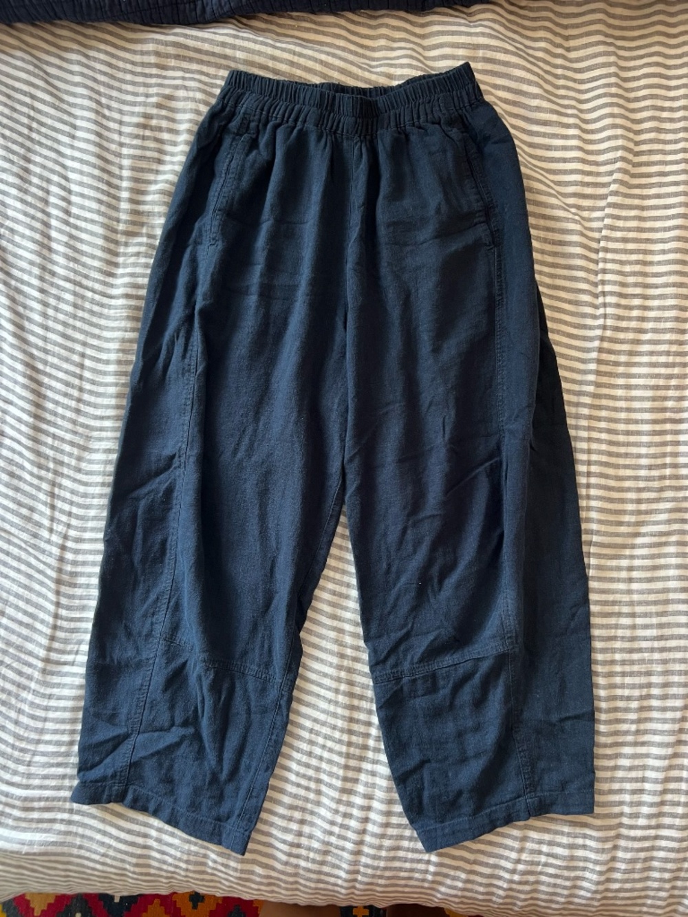 Max Studio Crop Linen Blend Barrel Leg Pants in Navy